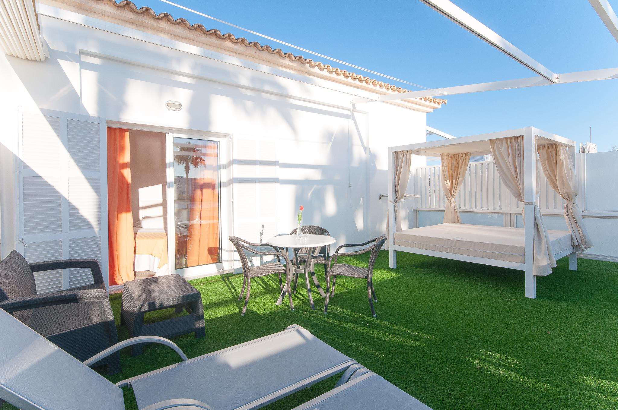 Universal Aparthotel Elisa Playa de Muro  Exterior foto
